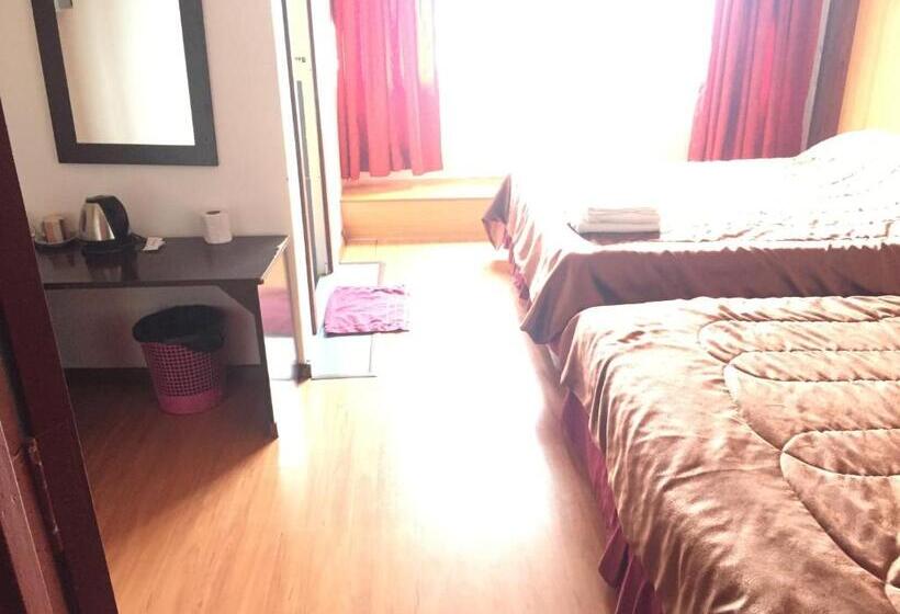 غرفة قياسية رباعية, Golden Night Hotel Cameron Highlands