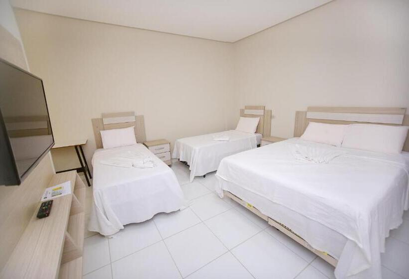 4인용 스탠다드 룸, O Neves