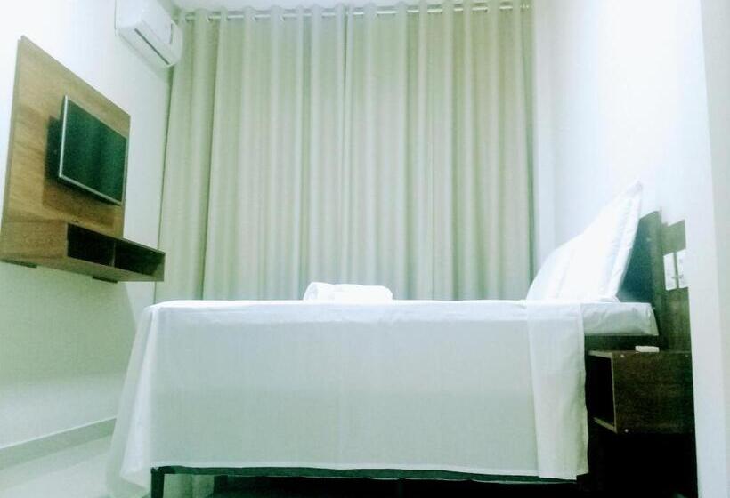 이그제큐티브 스위트, O Neves