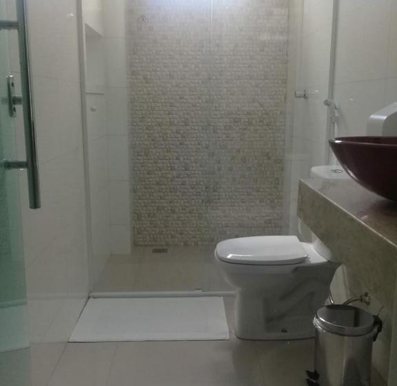 이그제큐티브 스위트, O Neves