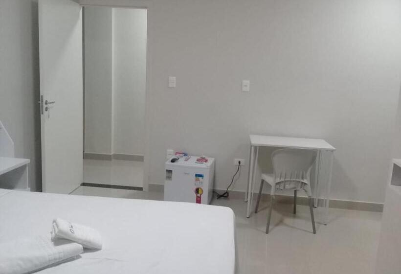 이그제큐티브 스위트, O Neves