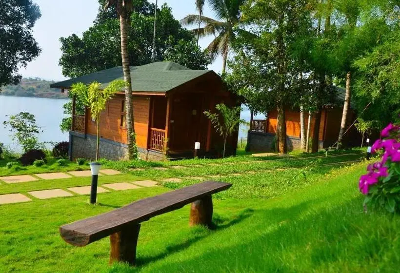 Deluxe-huone King-vuode, Lakerose Wayanad Resort