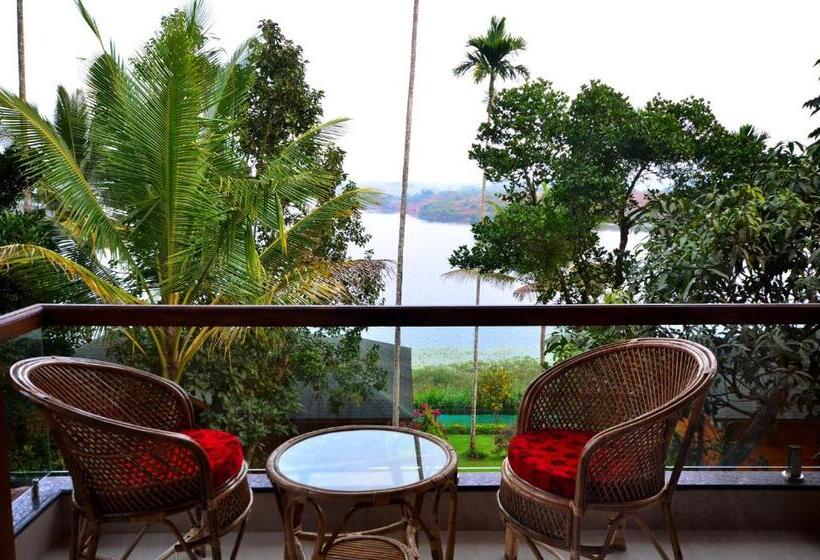 带大床的标准间, Lakerose Wayanad Resort