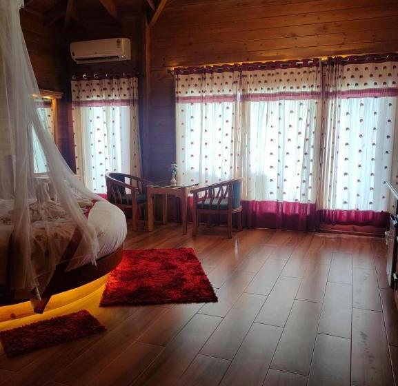 וילה עם חדר שינה אחד ובריכת שחיה, Lakerose Wayanad Resort