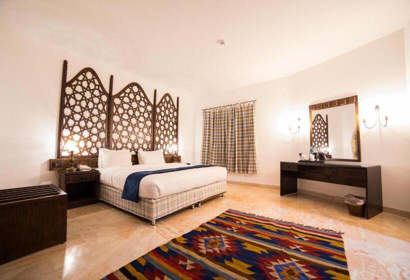 اتاق استاندارد, The Old Village Hotel & Resort