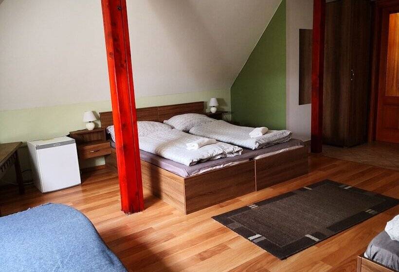 חדר משפחתי, Villamerica