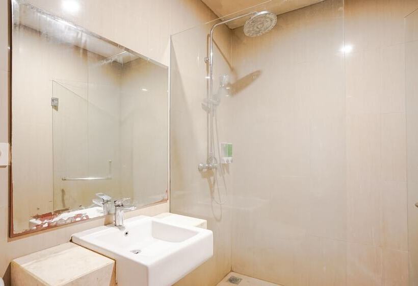 Pokój Standard Trzyosobowy, Akarsa Transit