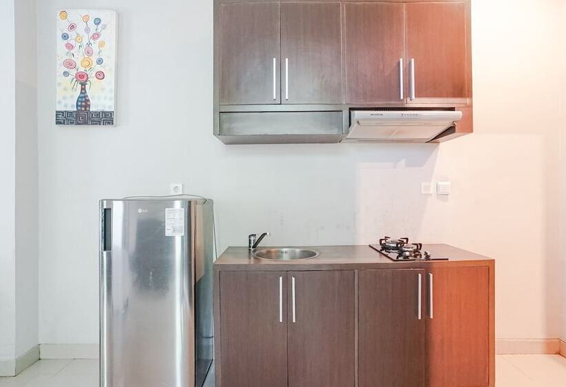 Pokój Standard Trzyosobowy, Akarsa Transit