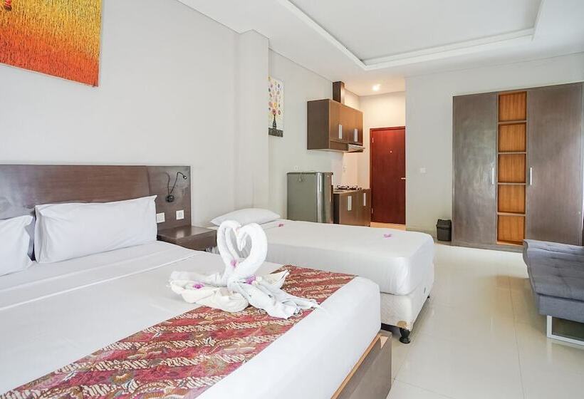 Pokój Standard Trzyosobowy, Akarsa Transit