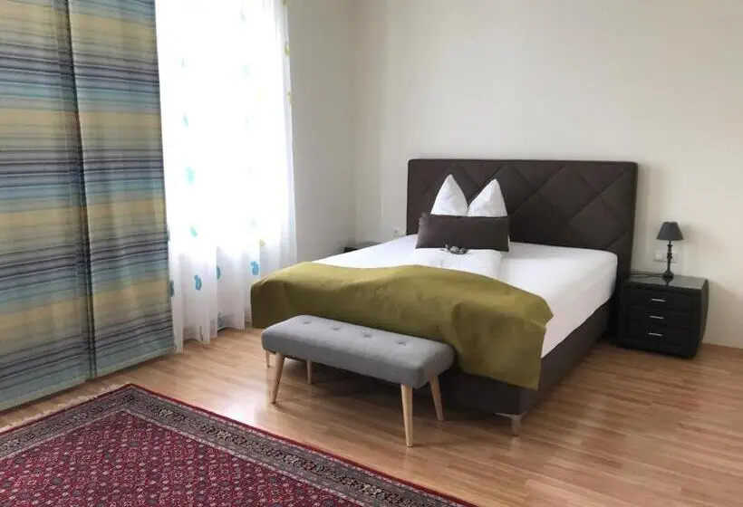 Quarto Familiar, Bellini
