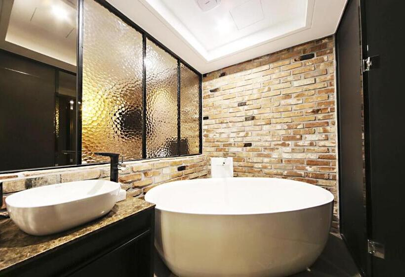 חדר דלוקס, Masan Almond