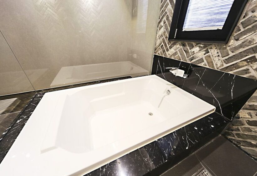 חדר דלוקס, Masan Almond