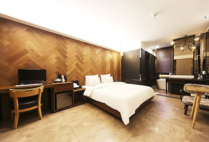 חדר דלוקס, Masan Almond