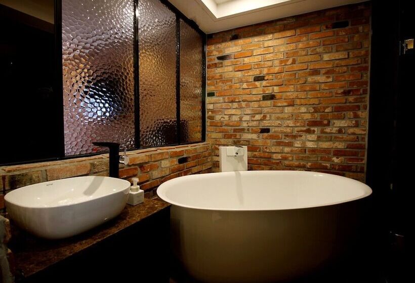 חדר דלוקס, Masan Almond