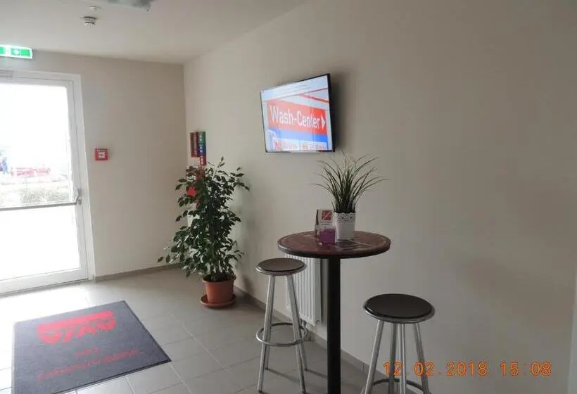 Standard-invahuone, Avia Motel Bisamberg