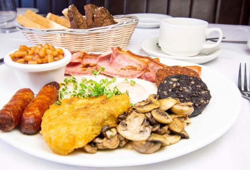 חדר דלוקס לשלושה, Nevins Newfield Inn Ltd