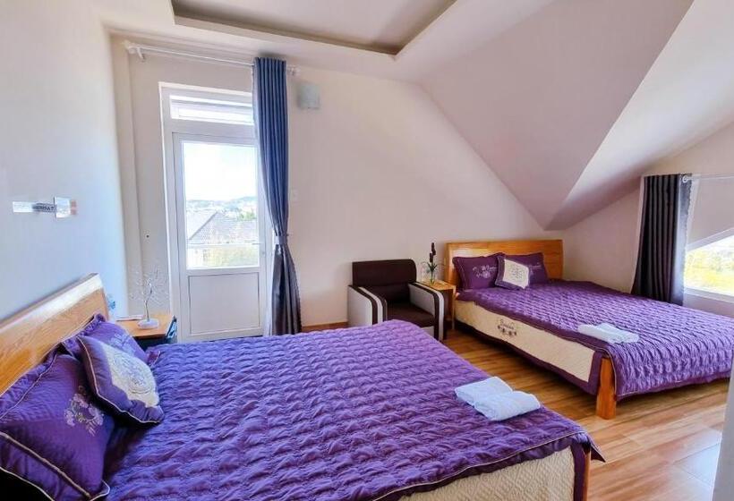 اتاق استاندارد چهارنفره با بالکن, Bong Sen