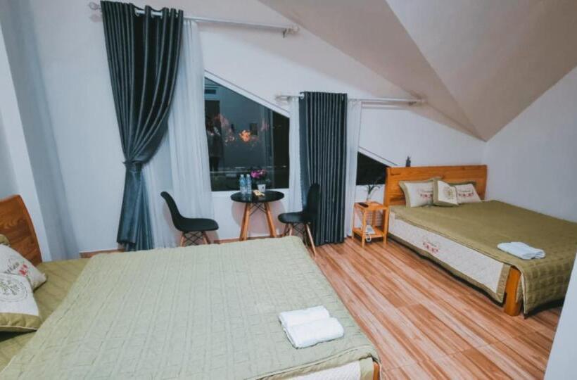 اتاق استاندارد چهار تخته, Bong Sen