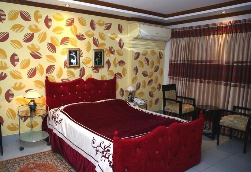 سوییت لوکس, Dallas Sylhet