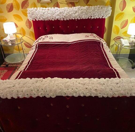 سوییت لوکس, Dallas Sylhet