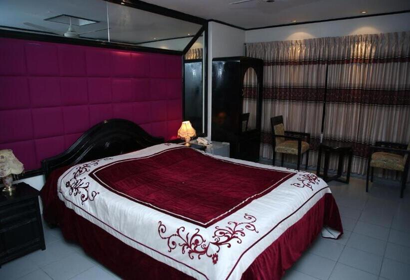 سوییت خانوادگی, Dallas Sylhet