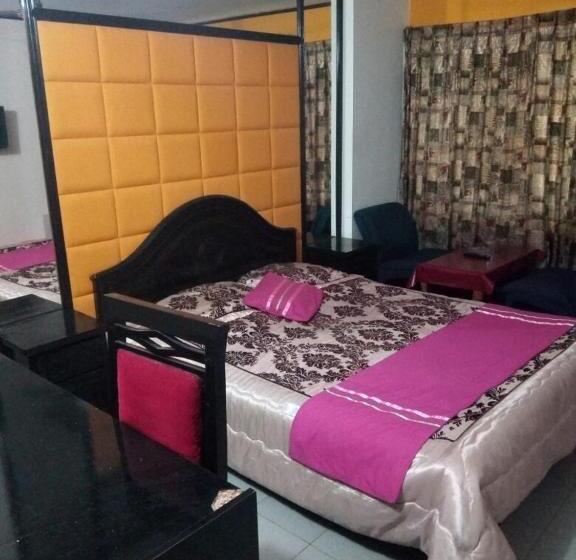 اتاق لوکس, Dallas Sylhet