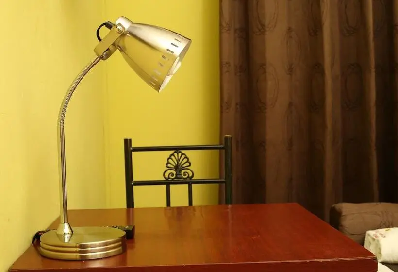 اتاق استاندارد یک نفره, Trisek