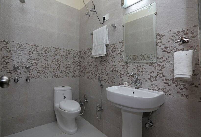 Standard Room, O Royal Inn