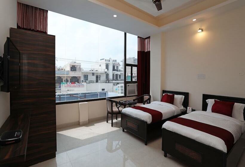 Standard Room, O Royal Inn