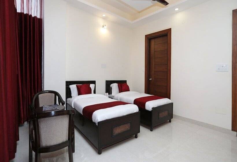 Standard Room, O Royal Inn