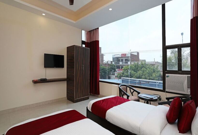 Standard Room, O Royal Inn