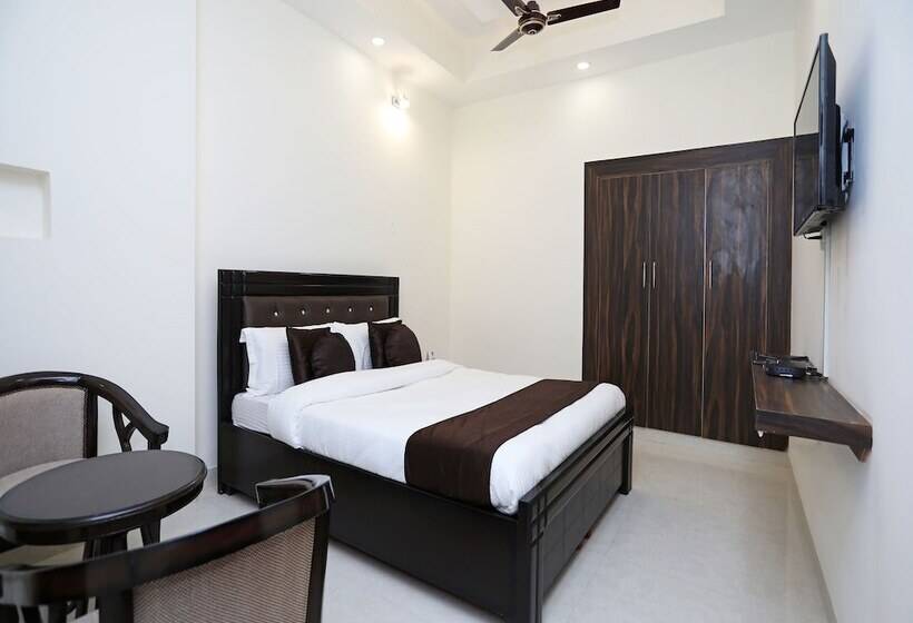 Standard Room, O Royal Inn