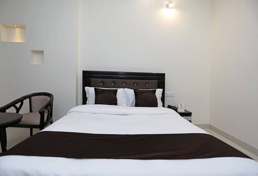 Standard Room, O Royal Inn