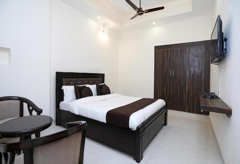 Standard Room, O Royal Inn