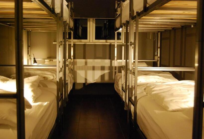 اتاق استاندارد چهار تخته, Tehusið Hostel