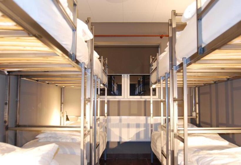 اتاق استاندارد چهار تخته, Tehusið Hostel