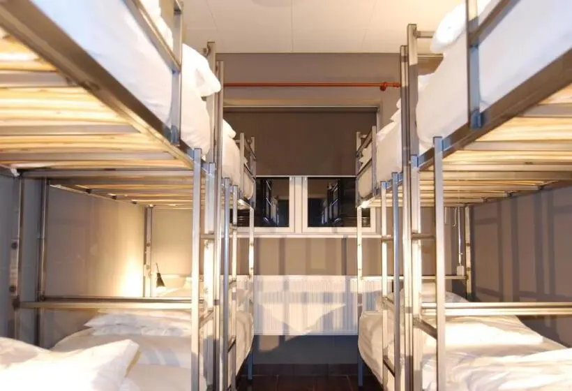 اتاق استاندارد چهار تخته, Tehusið Hostel