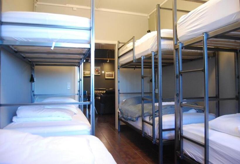 اتاق استاندارد چهار تخته, Tehusið Hostel