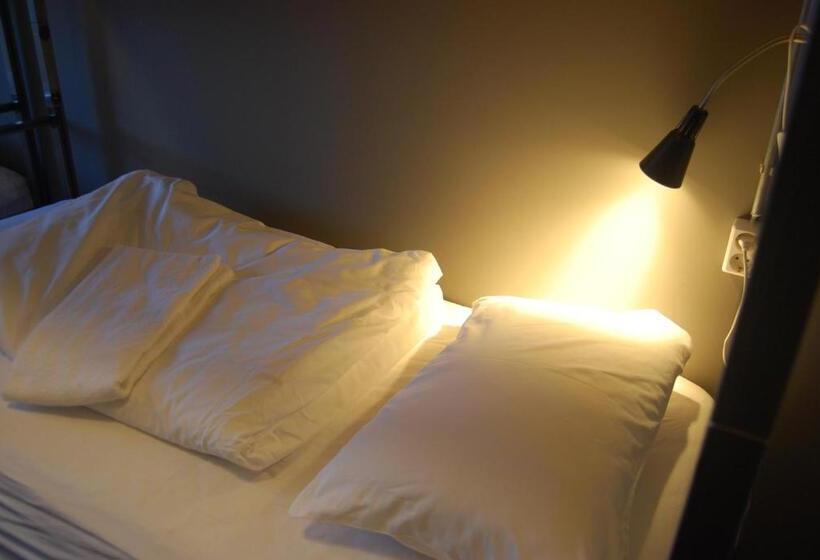 اتاق استاندارد چهار تخته, Tehusið Hostel