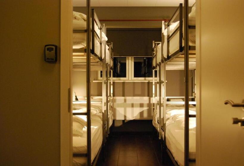 Economy Quadruple Room, Tehusið Hostel