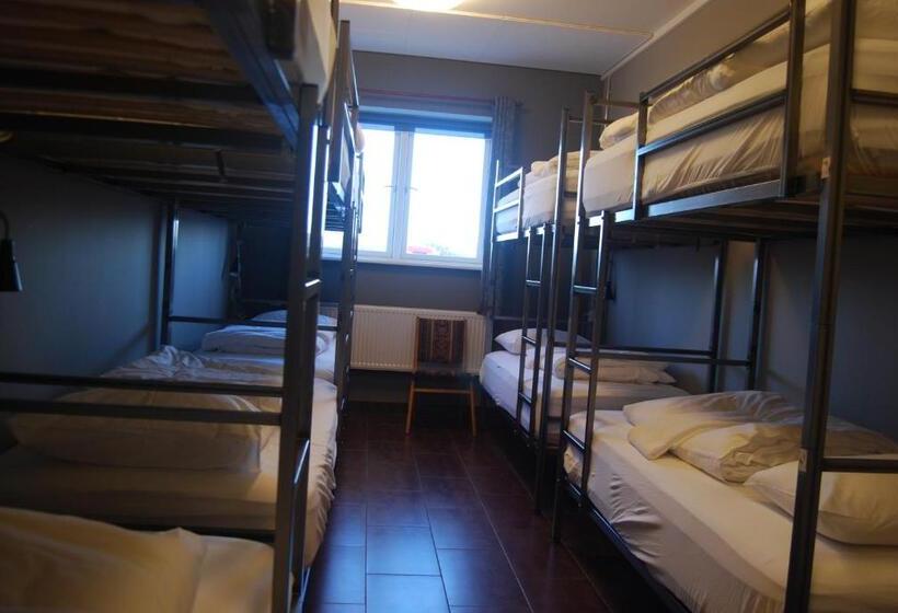 Economy Quadruple Room, Tehusið Hostel