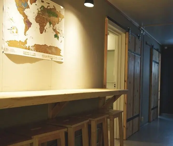 اتاق استاندارد با سرویس بهداشتی مشترک, Tehusið Hostel