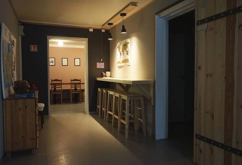 Economy Quadruple Room, Tehusið Hostel