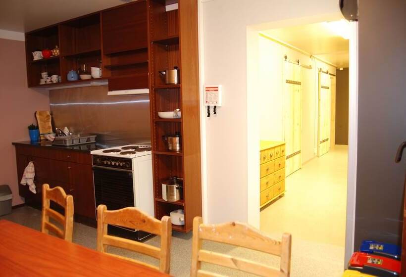 Economy Quadruple Room, Tehusið Hostel