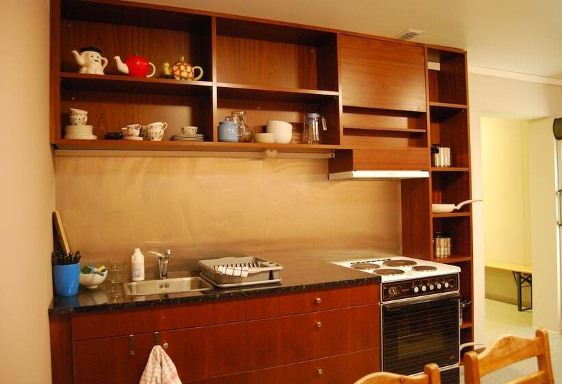 Economy Quadruple Room, Tehusið Hostel