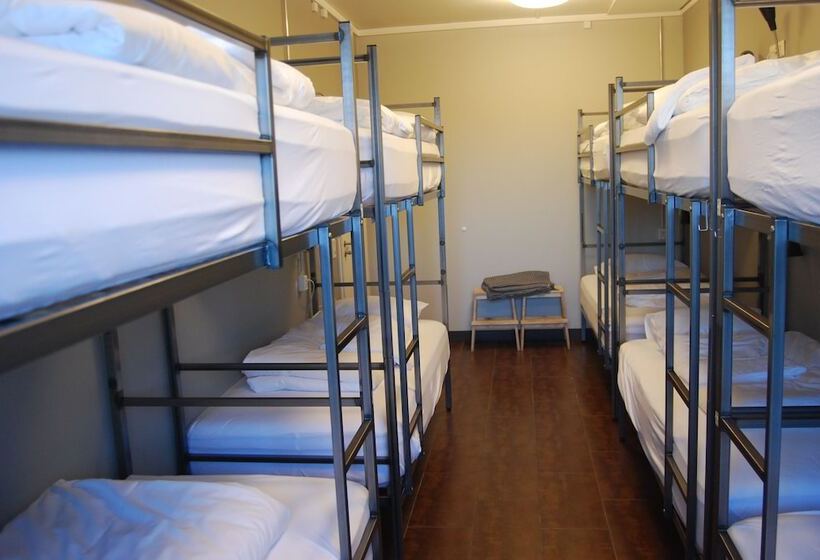 Economy Quadruple Room, Tehusið Hostel