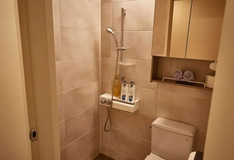 اتاق خانوادگی, Guest 145