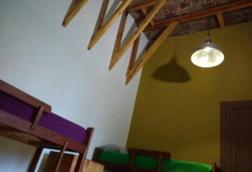 تختخواب در اتاق مشترک, Hostel Brava Mansa