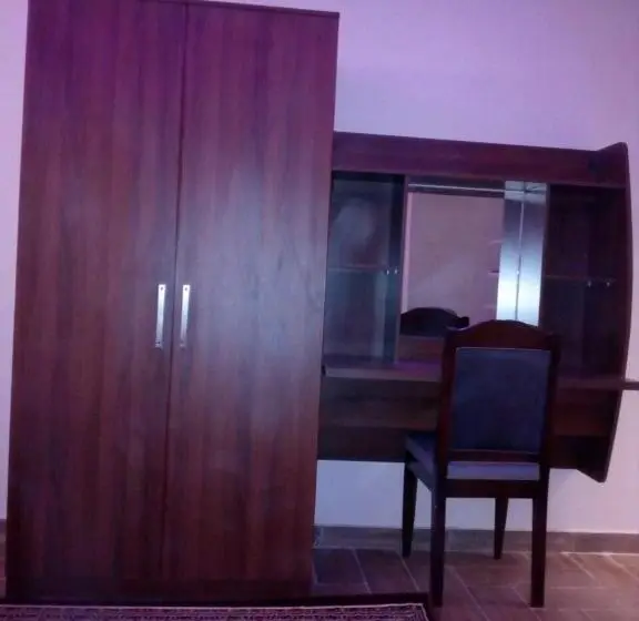 اتاق لوکس با تخت بزرگ, Afaq Al Raha