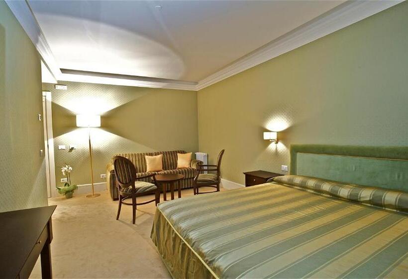 اتاق سوپریور سه تخته, Design Suite Tirano